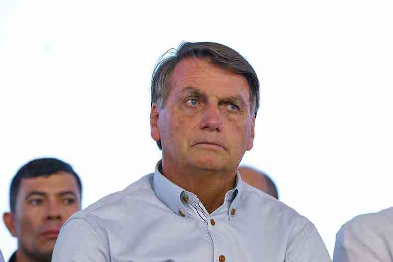 Bolsonaro olha para frente