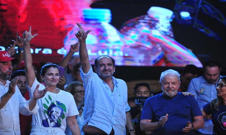 Alexandre Kalil e Lula em evento de campanha no Vale do A�o