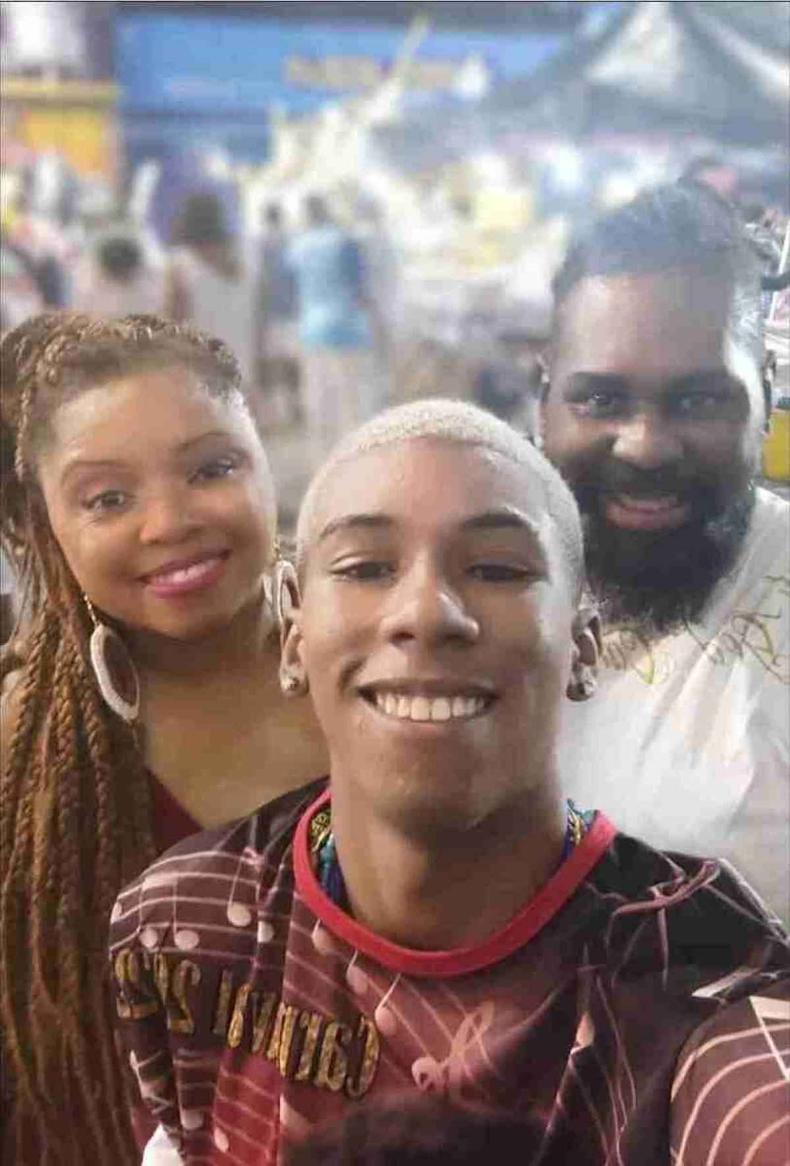 Jernimo Rufino com sua esposa Juliana e o filho Joo Pedro