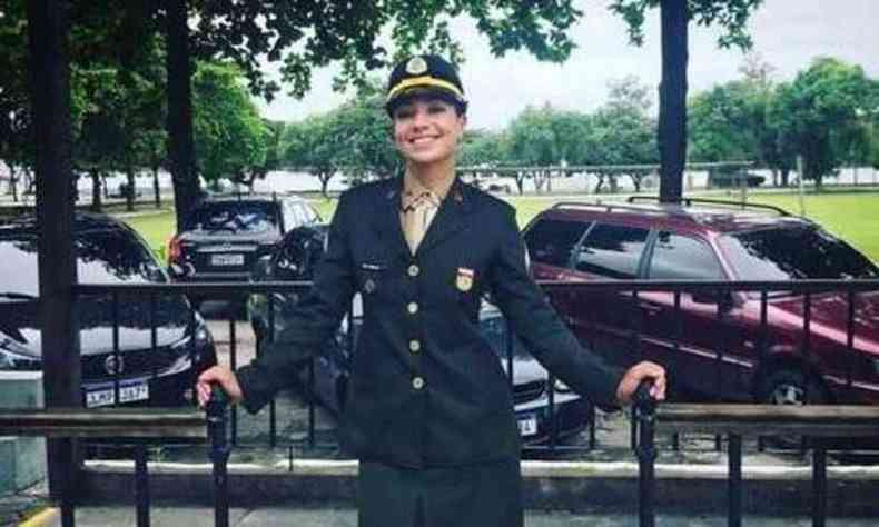 Bruna Carla Borralho Cavalcanti, de 27 anos, sargento do Exrcito Brasileiro(foto: Facebook / Reproduo)