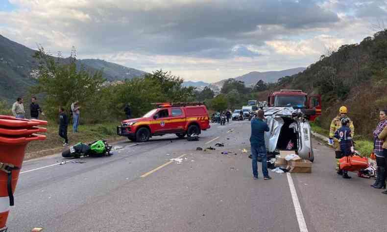 batida entre carro e moto