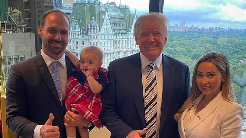 No incio de agosto, o deputado Eduardo Bolsonaro foi aos EUA, mas no se encontrou com integrantes da gesto Joe Biden. Sua visita era ao ex-presidente americano Donald Trump(foto: Twitter Eduardo Bolsonaro)
