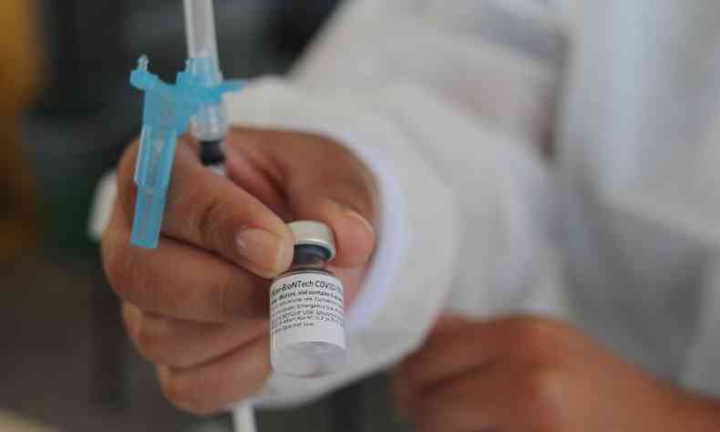 Moradores com 35 anos de idade sero imunizados nesta sexta-feira, em Una(foto: Leandro Couri/EM/D.A Press)