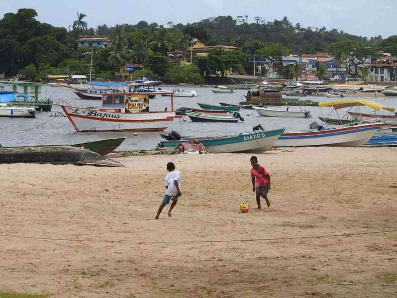 Praia da Concha é a que dispõe de maior infraestrutura turística, repleta de barracas e pousadas 