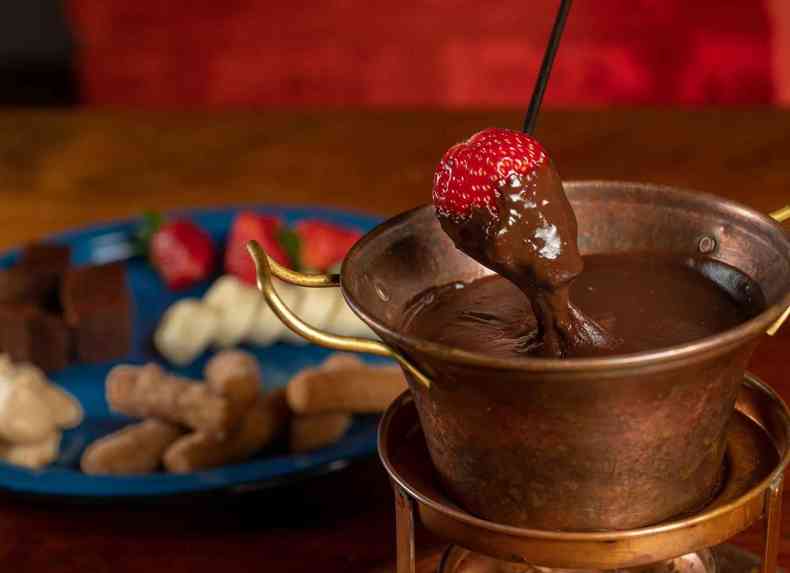 Temporada de fondue, restaurante Paladino, fondue de chocolate