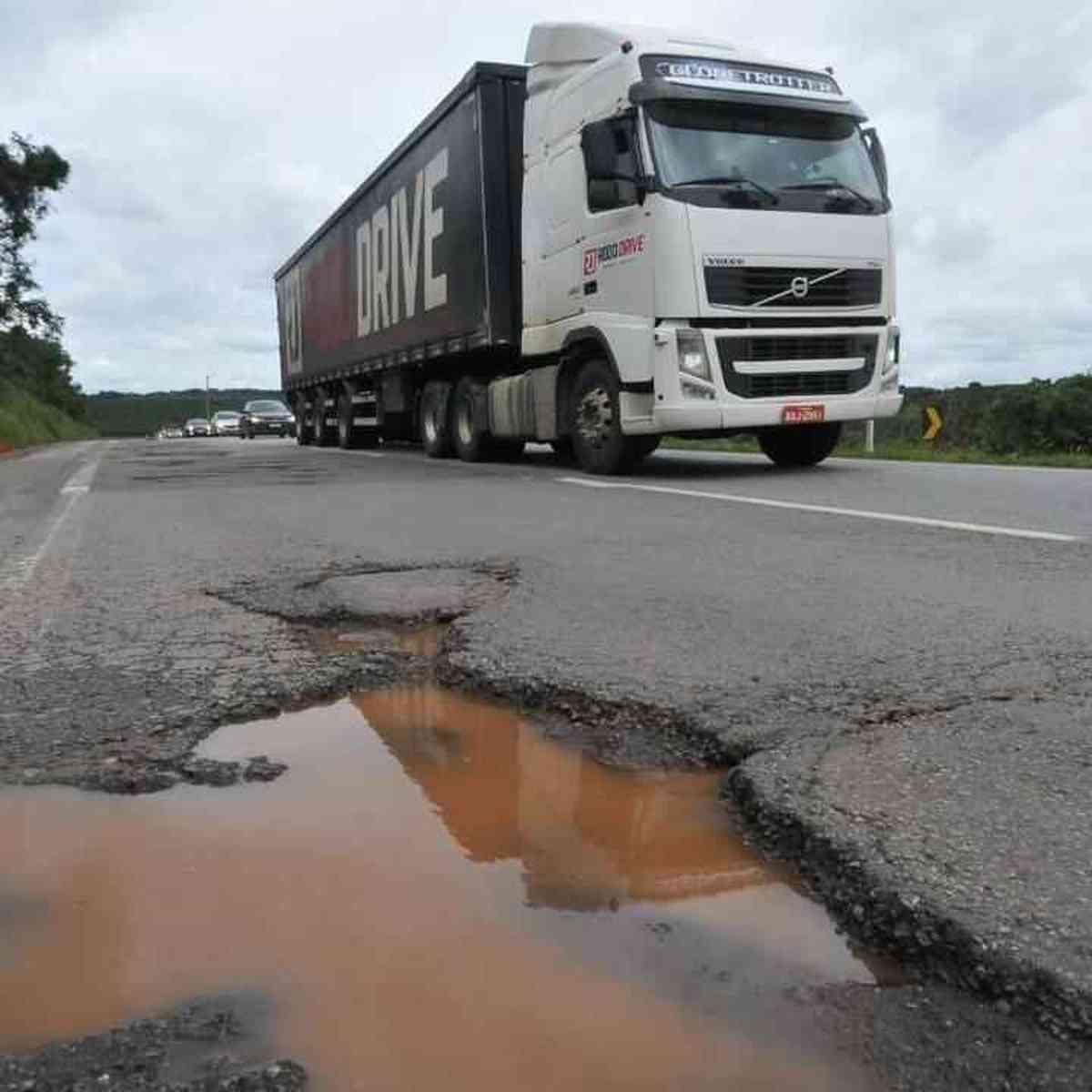 Trailer - Caindo na Estrada 