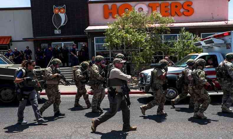 Policiais em alerta devido  tiroteio no Texas(foto: Joel Angel Juarez/AFP)