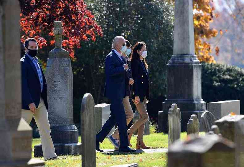 Joe Biden visitou ontem o túmulo da família, em Wilmington, estado de Delaware(foto: JOE RAEDLE/AFP)