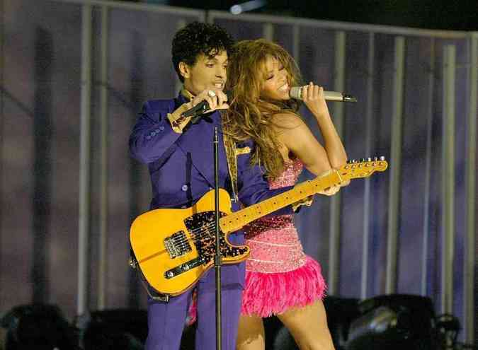 Prince e Beyonc durante apresentao no 46 Grammy em 2004Frank Micelota