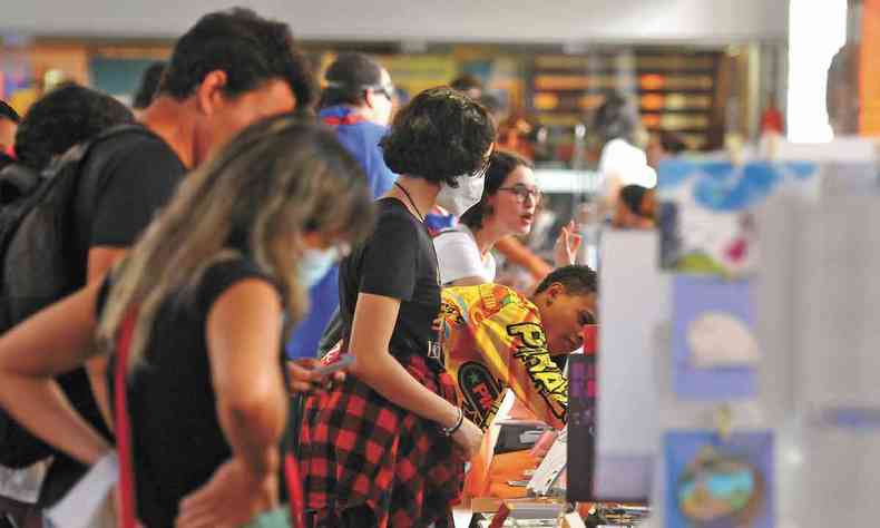 Feira de Quadrinhos da Casa (CDQ-CON) realizada no no anexo da Biblioteca Pblica Estadual de Minas Gerais