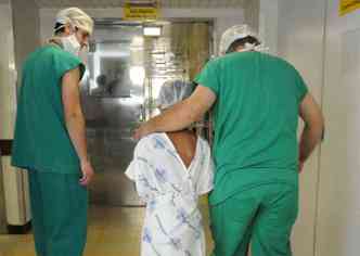 A Santa Casa e o Hospital Municipal Odilon Behrens receberam pacientes ontem(foto: Paulo Filgueiras/EM/D.A Press)