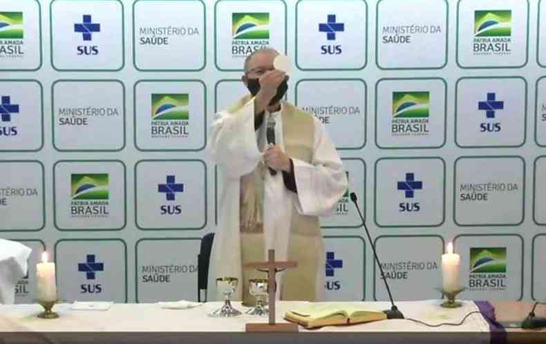 Missa contou com participao de servidores do DataSUS(foto: Reproduo/Youtube)