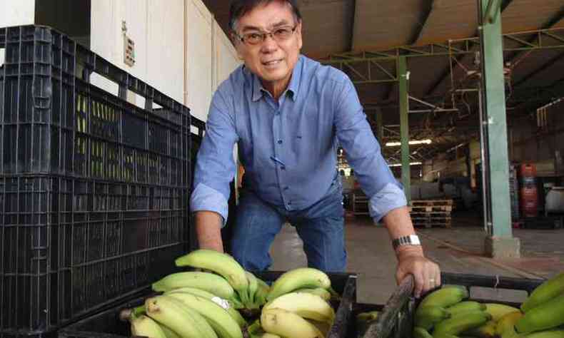 Yuji Yamada planeja ampliar a produo de frutas(foto: Luiz Ribeiro / EM / D.A. Press)