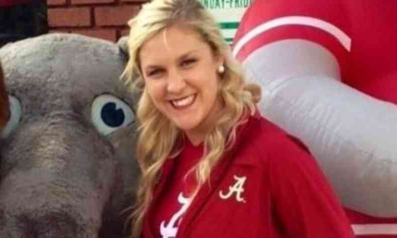 Ashton Alana McCluskey foi presa por manter relaes sexuais com um aluno do colgio em que ela trabalhava, no Alabama(foto: Reproduo/Facebook)